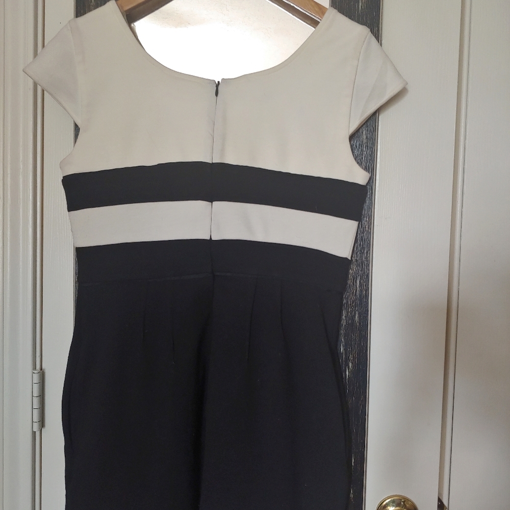 Dress - Picture 7 of 7